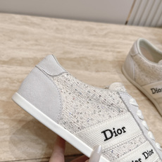 顶版 新色系!! Dior 迪奥 2026 最新款休闲德训鞋 年度最美德训鞋 工艺极致,同步专柜上新.鞋子的每一个细节都 顶版 新色系!! Dior 迪奥 2026 最新款休闲德训鞋 年度最美德训鞋 工艺极致,同步专柜上新.鞋子的每一个细节都