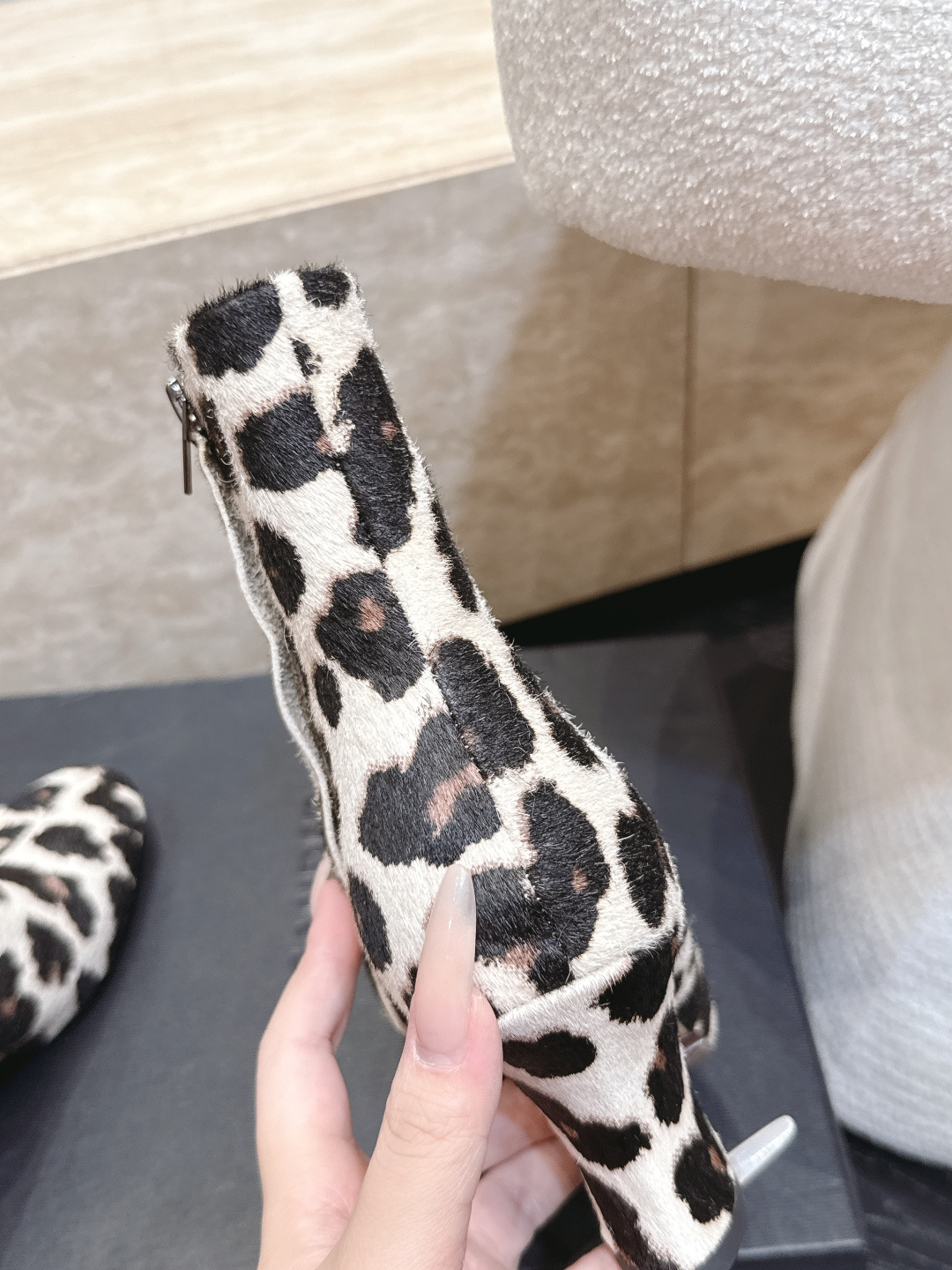 吉尔桑达-Jil sander 2026vs早秋新品靴子系列…… 【圆头粗跟短靴】 超酷超飒战靴，上脚显瘦增，高超级百搭