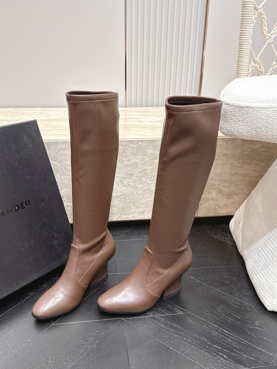 吉尔桑达-Jil sander 2026vs早秋新品靴子系列……圆头弹力高靴长靴 超酷超飒战靴，上脚显瘦增，高超级百搭，