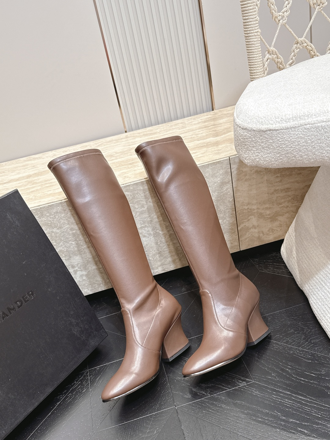 吉尔桑达-Jil sander 2026vs早秋新品靴子系列……圆头弹力高靴长靴 超酷超飒战靴,上脚显瘦增,高超级百搭, 吉尔桑达-Jil sander 2026vs早秋新品靴子系列……圆头弹力高靴长靴 超酷超飒战靴,上脚显瘦增,高超级百搭,