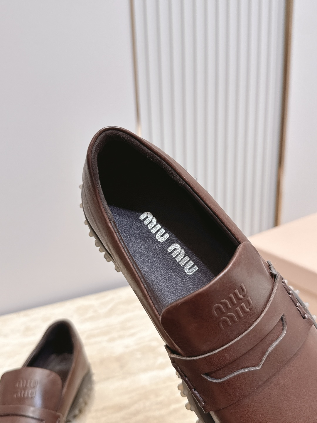 MiuMiu缪缪2026vs秋季新款乐福鞋系列…… 圆头豆豆厚底休闲乐福鞋  Miu Miu源于意大利时尚设计品牌一系列
