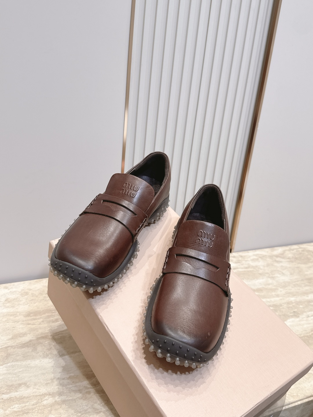 MiuMiu缪缪2026vs秋季新款乐福鞋系列…… 圆头豆豆厚底休闲乐福鞋  Miu Miu源于意大利时尚设计品牌一系列