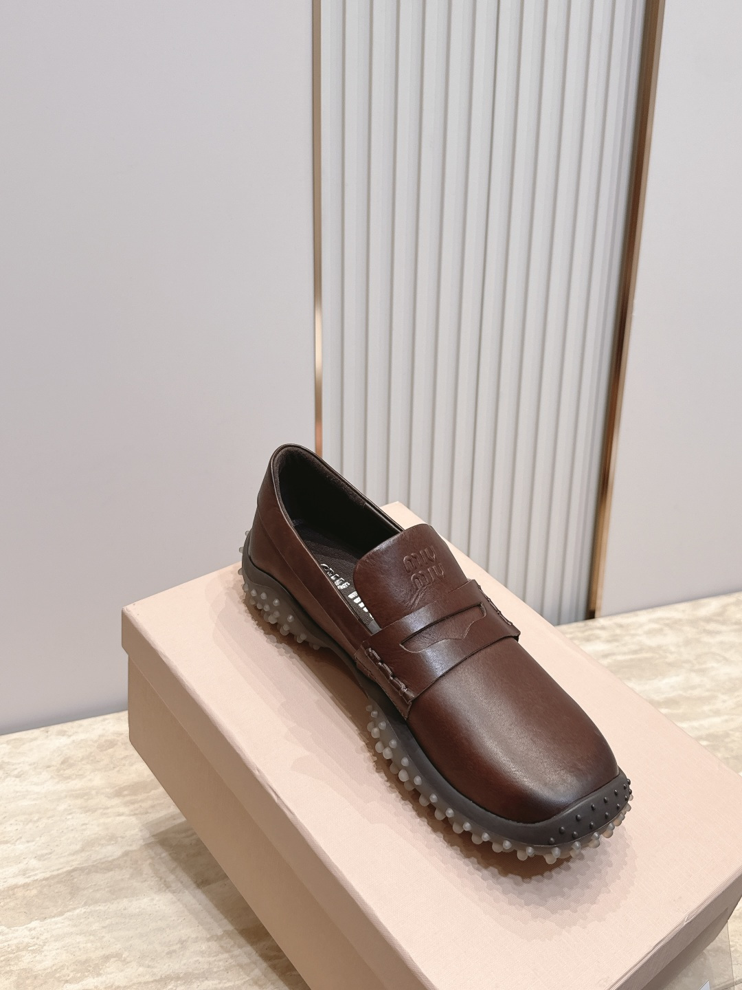 MiuMiu缪缪2026vs秋季新款乐福鞋系列…… 圆头豆豆厚底休闲乐福鞋  Miu Miu源于意大利时尚设计品牌一系列