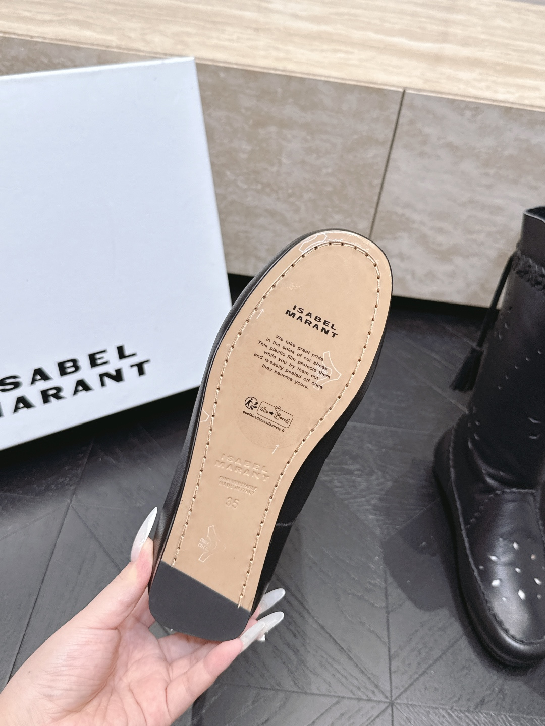 高靴 isabel marant/伊莎贝尔26vs早秋最新休闲靴子系列… 【圆头复古一脚蹬高靴】 玛兰混合过去与将来"交 高靴 isabel marant/伊莎贝尔26vs早秋最新休闲靴子系列… 【圆头复古一脚蹬高靴】 玛兰混合过去与将来"交