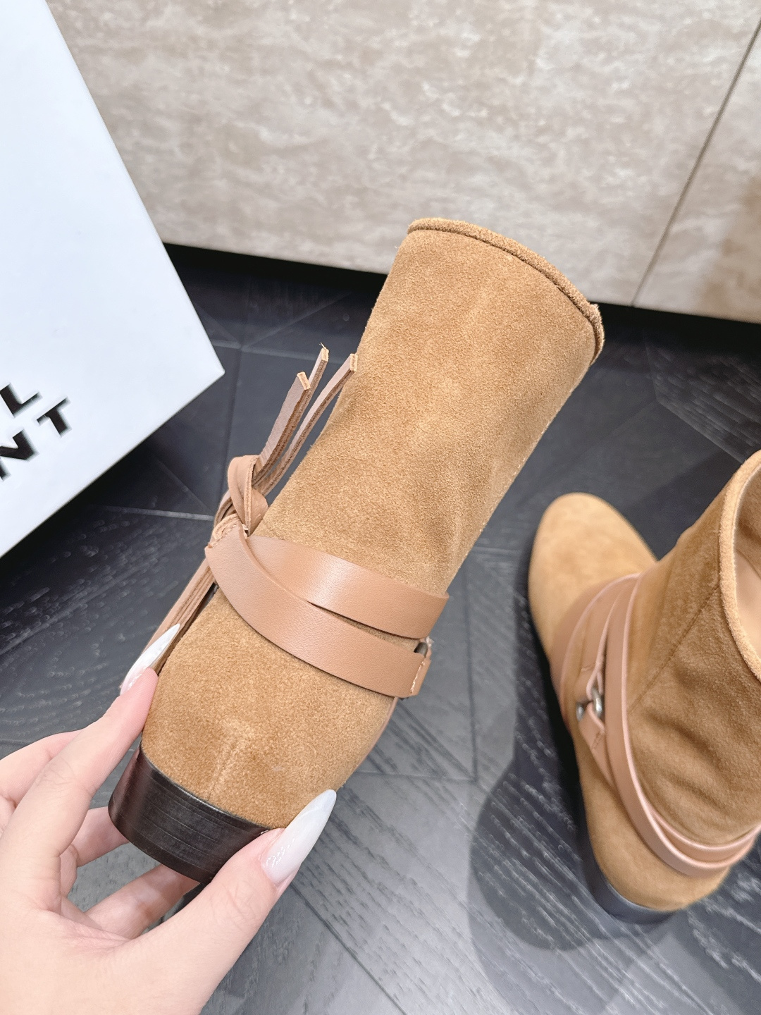 isabel marant/伊莎贝尔26vs早秋最新休闲靴子系列… 【复古一脚蹬短靴】 玛兰混合过去与将来"交织出非洲, isabel marant/伊莎贝尔26vs早秋最新休闲靴子系列… 【复古一脚蹬短靴】 玛兰混合过去与将来"交织出非洲,