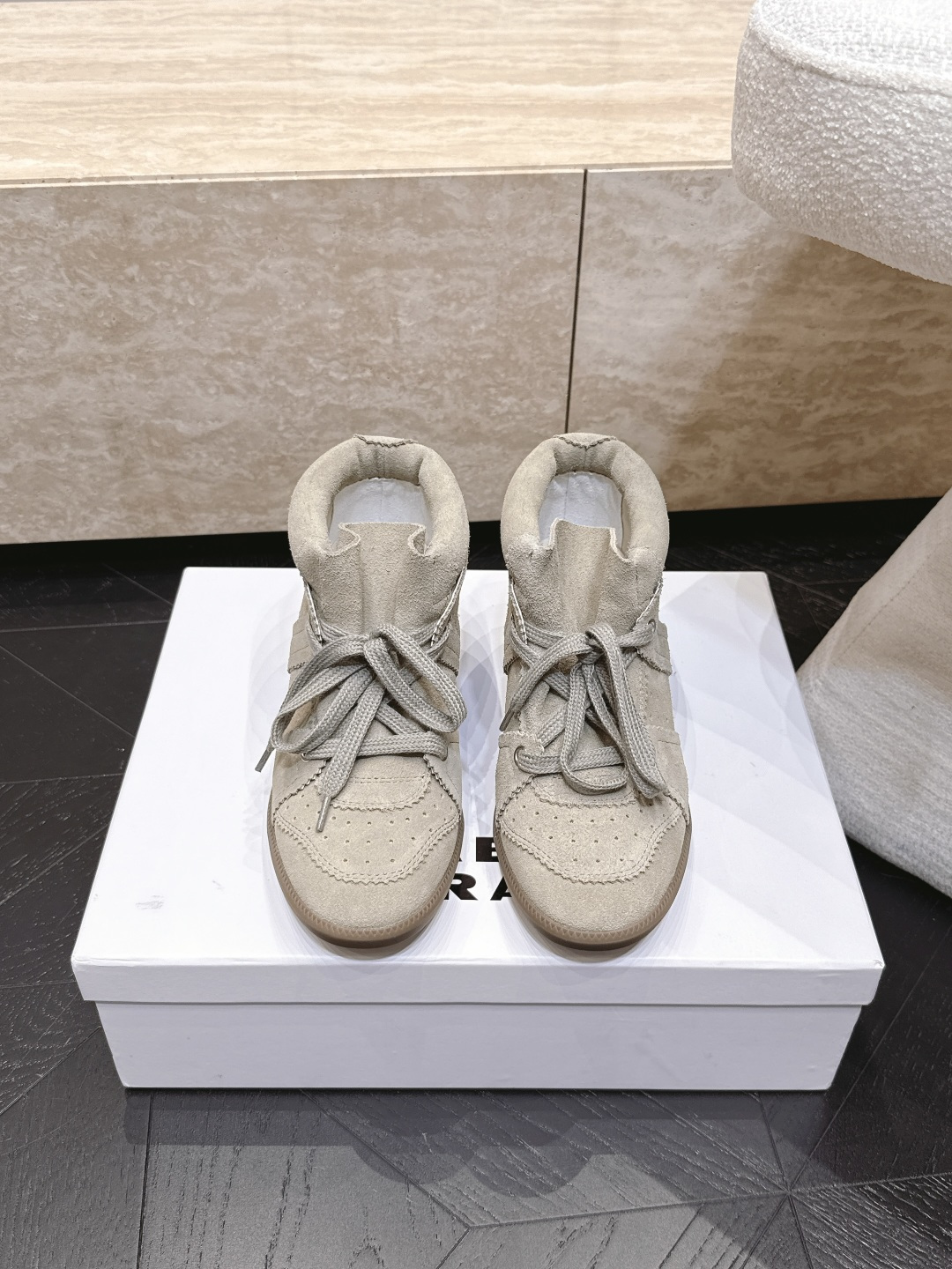 isabel marant/伊莎贝尔26vs早秋最新爆款短靴系列… 【圆头内增高短靴】 玛兰混合过去与将来"交织出非洲, isabel marant/伊莎贝尔26vs早秋最新爆款短靴系列… 【圆头内增高短靴】 玛兰混合过去与将来"交织出非洲,