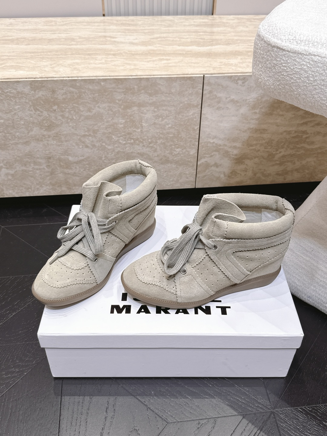 isabel marant/伊莎贝尔26vs早秋最新爆款短靴系列… 【圆头内增高短靴】 玛兰混合过去与将来"交织出非洲,