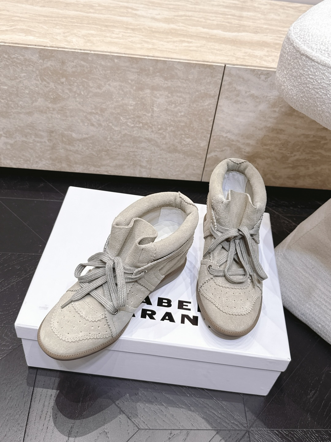 isabel marant/伊莎贝尔26vs早秋最新爆款短靴系列… 【圆头内增高短靴】 玛兰混合过去与将来"交织出非洲, isabel marant/伊莎贝尔26vs早秋最新爆款短靴系列… 【圆头内增高短靴】 玛兰混合过去与将来"交织出非洲,
