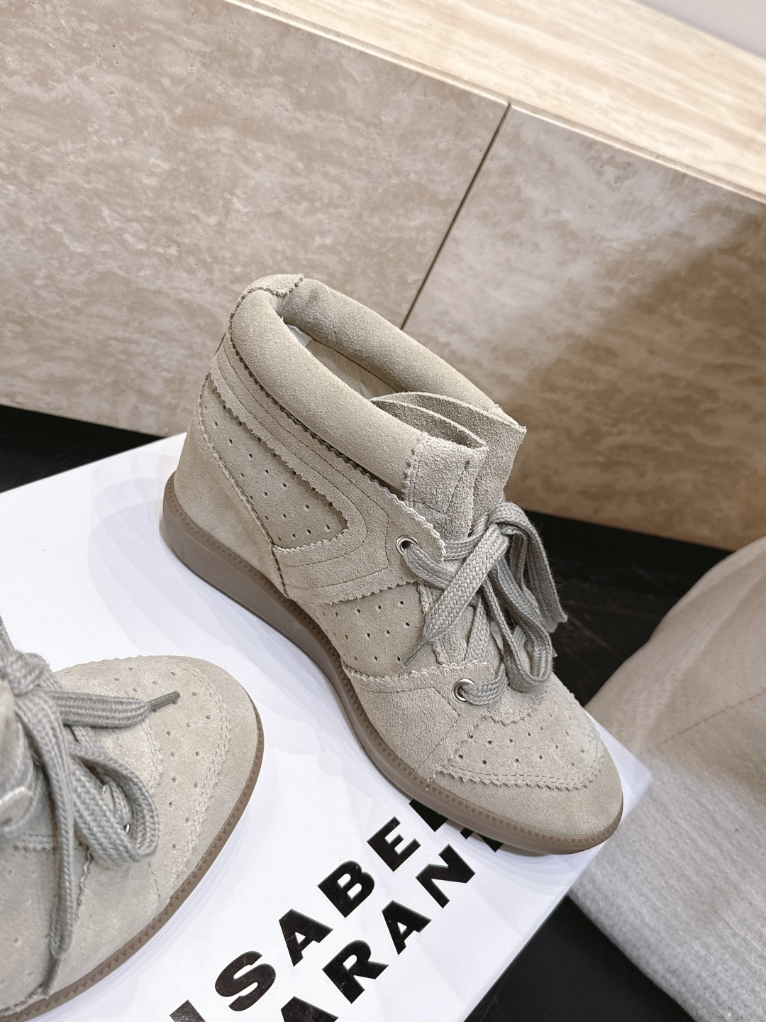 isabel marant/伊莎贝尔26vs早秋最新爆款短靴系列… 【圆头内增高短靴】 玛兰混合过去与将来"交织出非洲, isabel marant/伊莎贝尔26vs早秋最新爆款短靴系列… 【圆头内增高短靴】 玛兰混合过去与将来"交织出非洲,