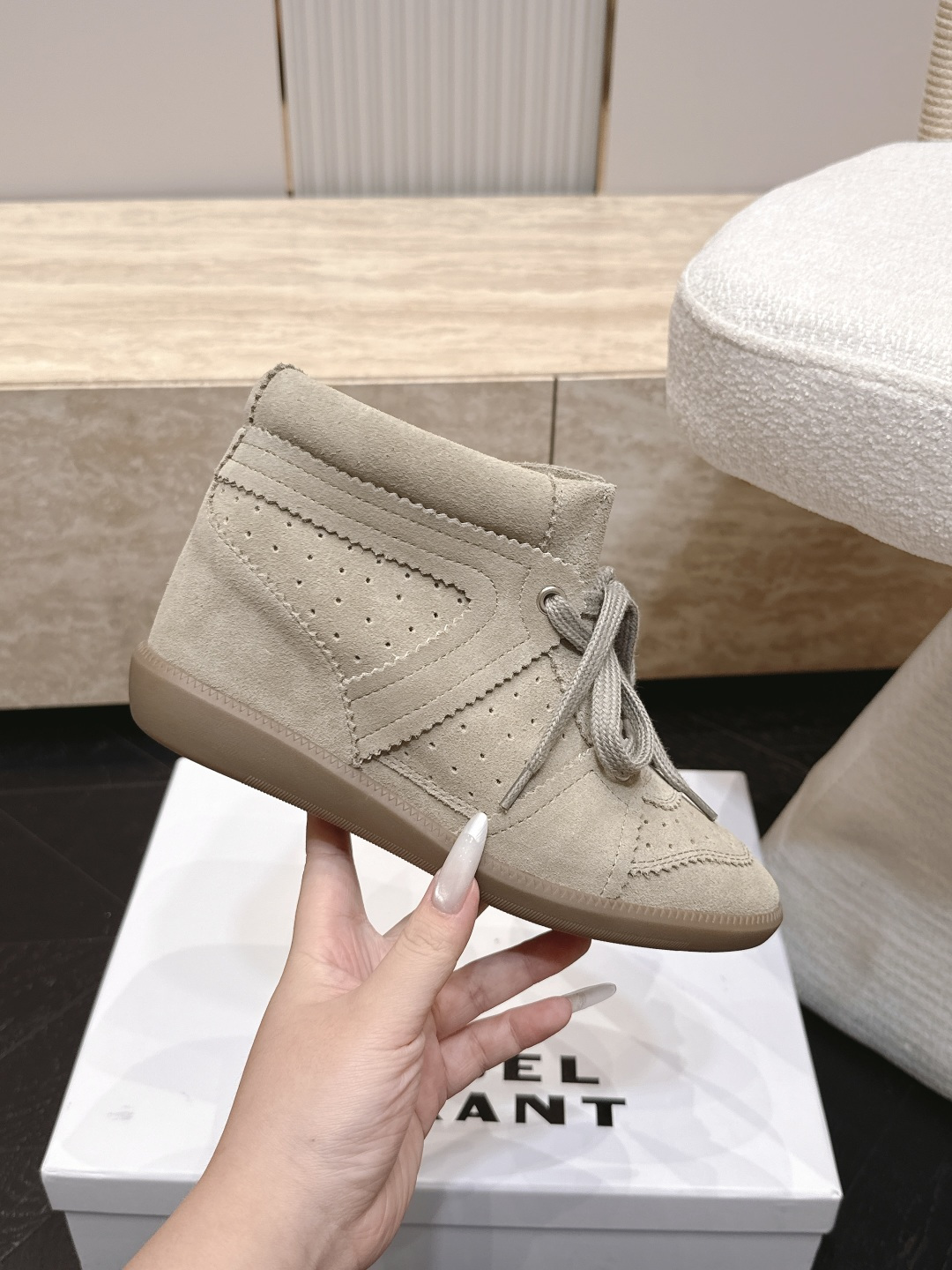 isabel marant/伊莎贝尔26vs早秋最新爆款短靴系列… 【圆头内增高短靴】 玛兰混合过去与将来"交织出非洲, isabel marant/伊莎贝尔26vs早秋最新爆款短靴系列… 【圆头内增高短靴】 玛兰混合过去与将来"交织出非洲,