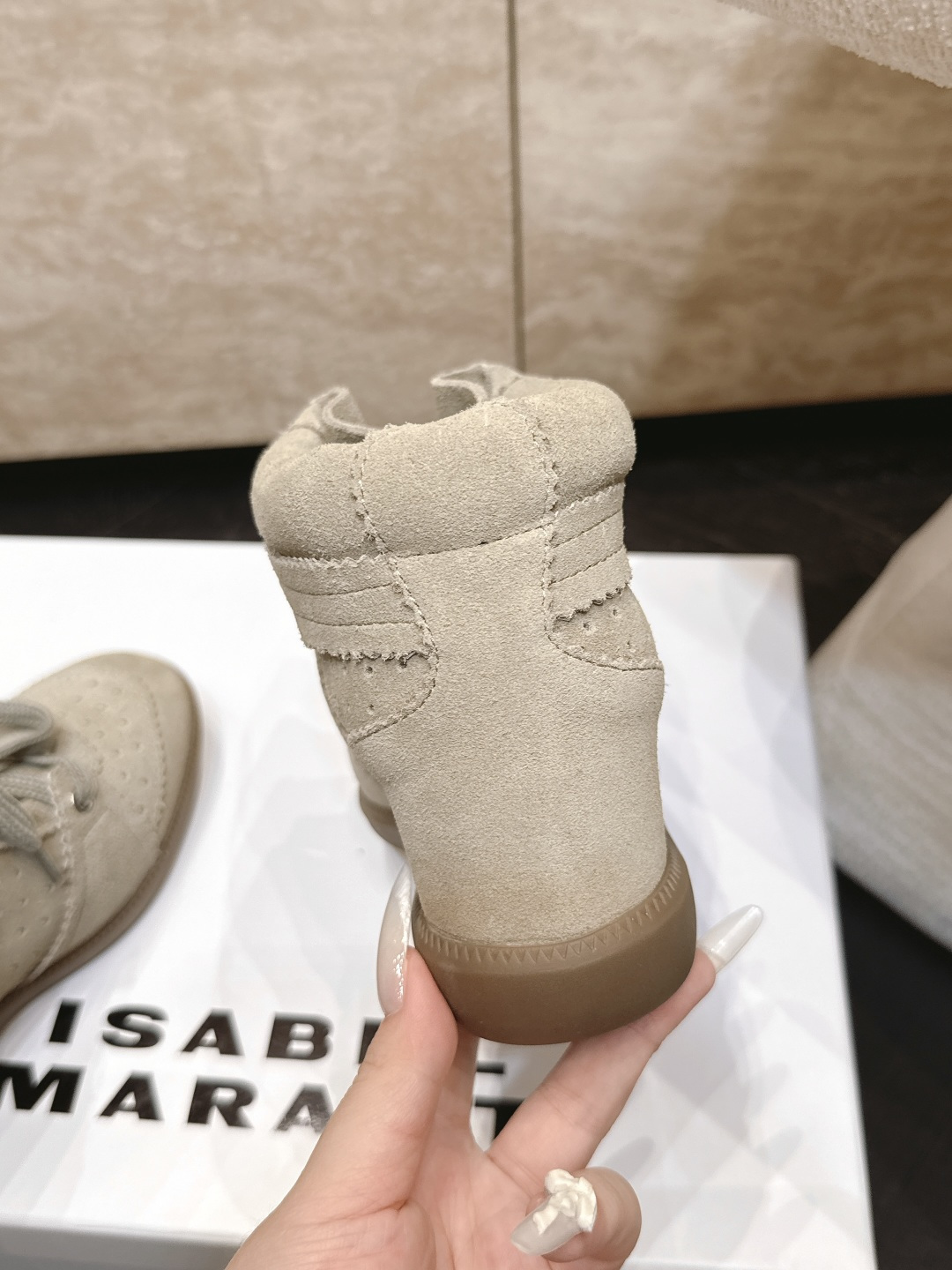 isabel marant/伊莎贝尔26vs早秋最新爆款短靴系列… 【圆头内增高短靴】 玛兰混合过去与将来"交织出非洲, isabel marant/伊莎贝尔26vs早秋最新爆款短靴系列… 【圆头内增高短靴】 玛兰混合过去与将来"交织出非洲,