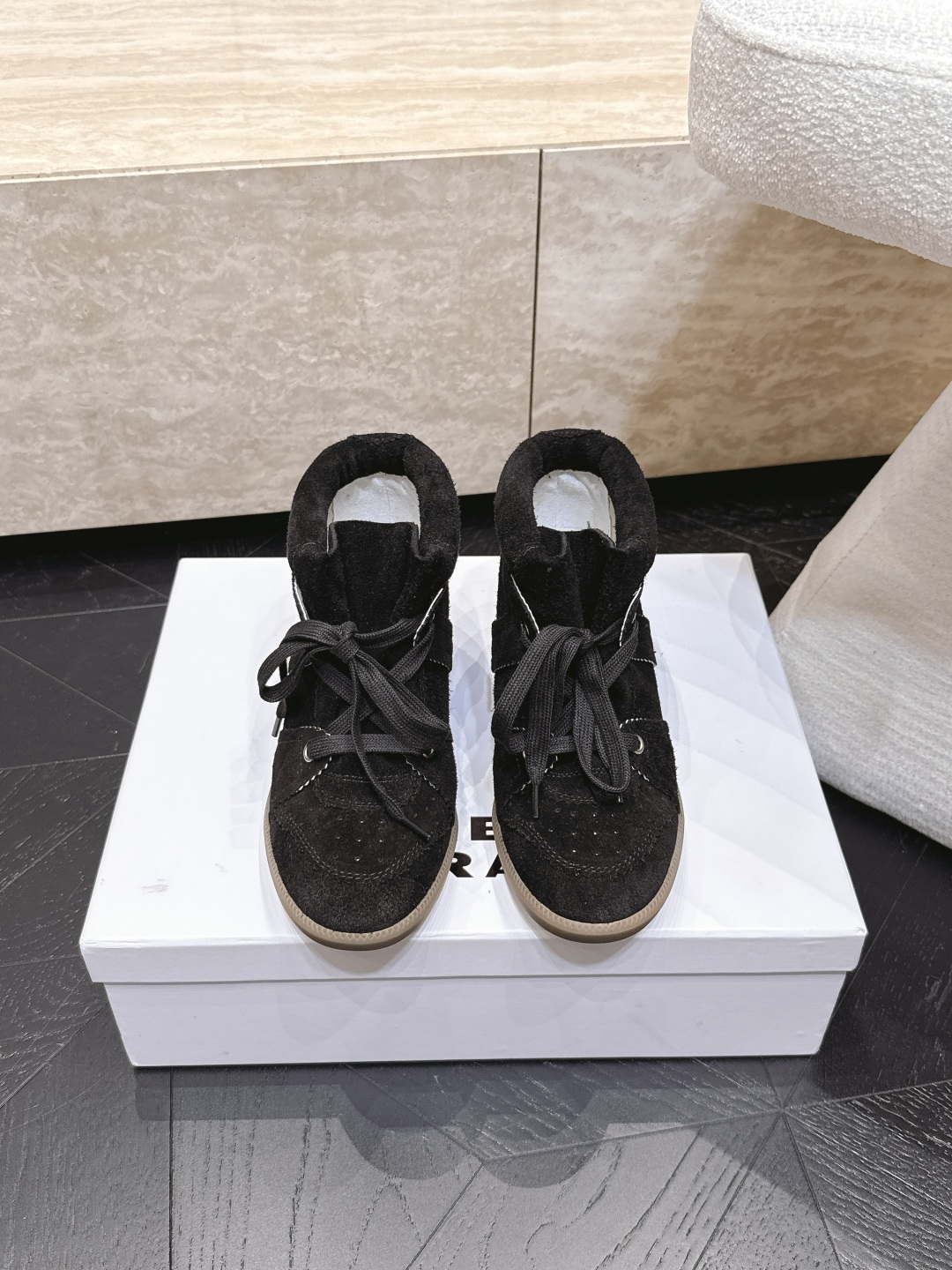 isabel marant/伊莎贝尔26vs早秋最新爆款短靴系列… 【圆头内增高短靴】 玛兰混合过去与将来"交织出非洲, isabel marant/伊莎贝尔26vs早秋最新爆款短靴系列… 【圆头内增高短靴】 玛兰混合过去与将来"交织出非洲,