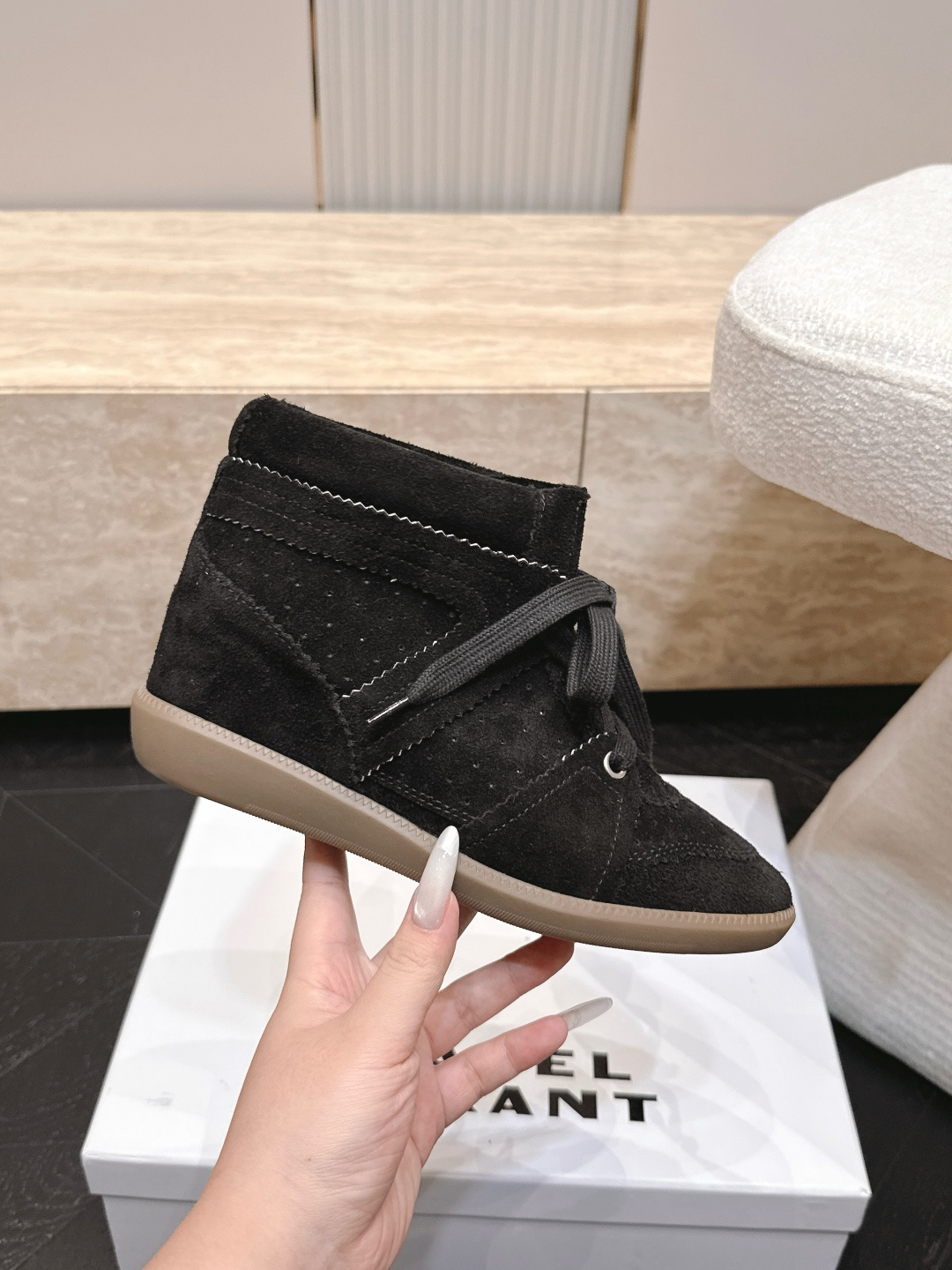 isabel marant/伊莎贝尔26vs早秋最新爆款短靴系列… 【圆头内增高短靴】 玛兰混合过去与将来"交织出非洲, isabel marant/伊莎贝尔26vs早秋最新爆款短靴系列… 【圆头内增高短靴】 玛兰混合过去与将来"交织出非洲,