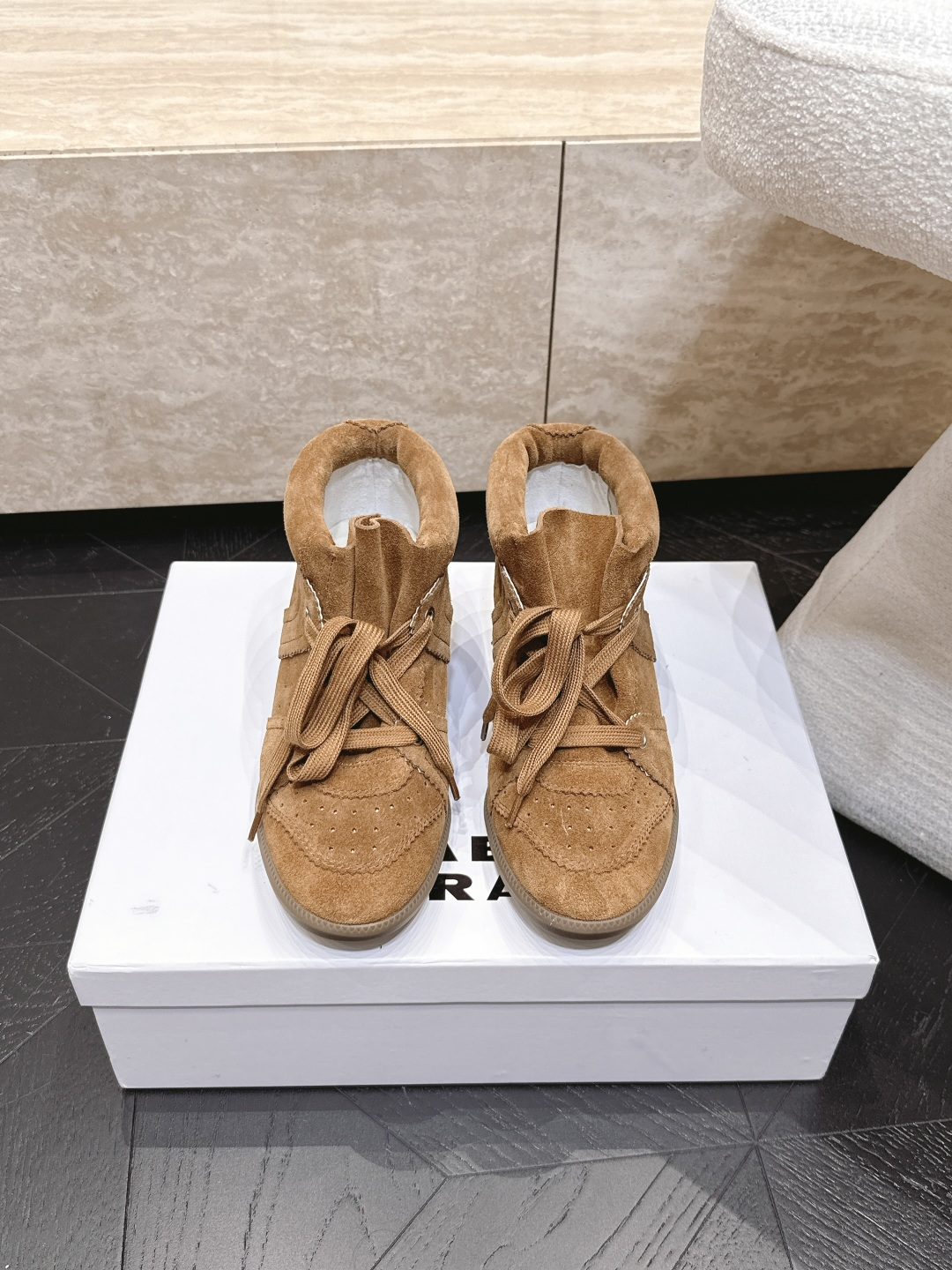 isabel marant/伊莎贝尔26vs早秋最新爆款短靴系列… 【圆头内增高短靴】 玛兰混合过去与将来"交织出非洲, isabel marant/伊莎贝尔26vs早秋最新爆款短靴系列… 【圆头内增高短靴】 玛兰混合过去与将来"交织出非洲,