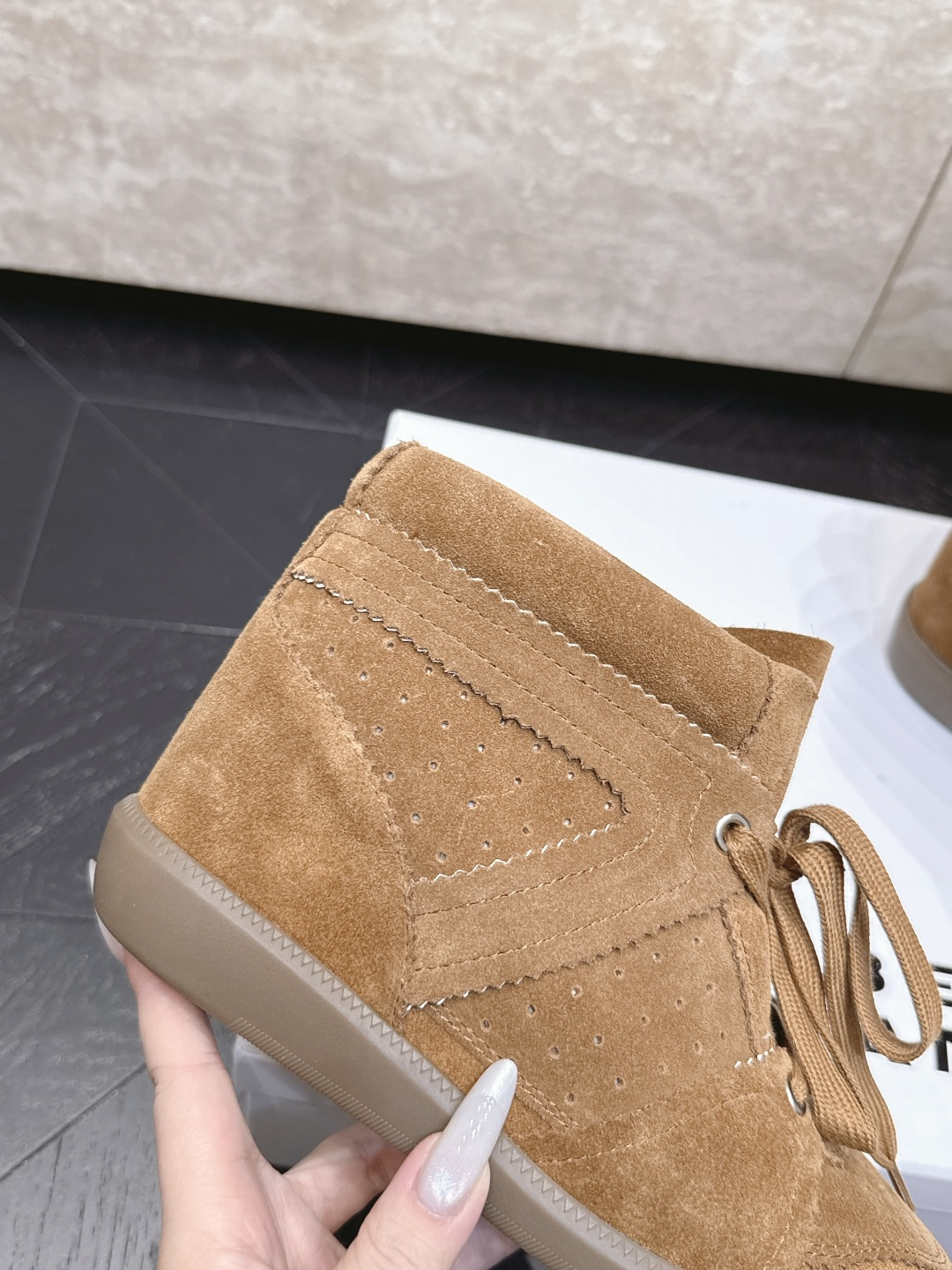 isabel marant/伊莎贝尔26vs早秋最新爆款短靴系列… 【圆头内增高短靴】 玛兰混合过去与将来"交织出非洲, isabel marant/伊莎贝尔26vs早秋最新爆款短靴系列… 【圆头内增高短靴】 玛兰混合过去与将来"交织出非洲,