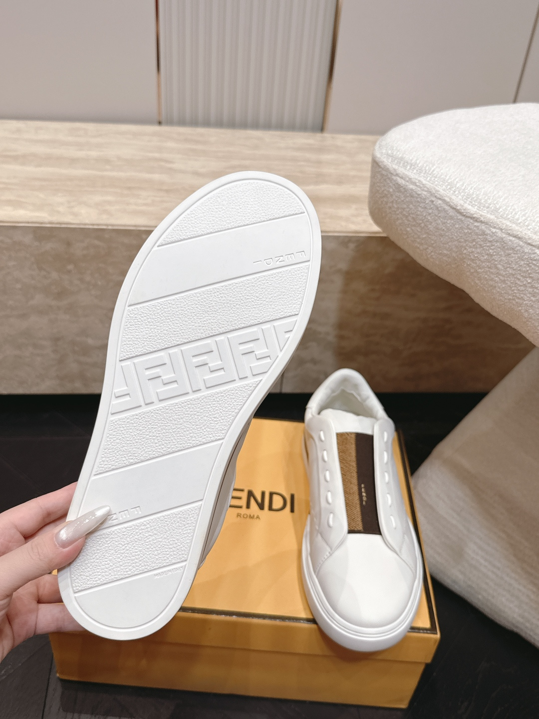 Fendi City运动鞋|新款男鞋 芬迪新款一脚蹬休闲运动鞋 搭配Pequin条纹弹力带 Selleria缝线手工缝制 Fendi City运动鞋|新款男鞋 芬迪新款一脚蹬休闲运动鞋 搭配Pequin条纹弹力带 Selleria缝线手工缝制