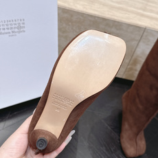 Maison Margiela马吉拉26vs早秋新款时装靴系列……mm6异形头一脚蹬高筒靴 原版一比一打造👍🉐️🉐️舒适 Maison Margiela马吉拉26vs早秋新款时装靴系列……mm6异形头一脚蹬高筒靴 原版一比一打造👍🉐️🉐️舒适