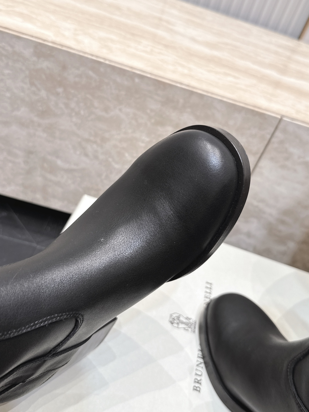 Brunello Cucinelli新款BC秋冬靴子系列 粗高跟马丁靴 BC是意大利知名品牌,极简主义风格,优雅复古又高 Brunello Cucinelli新款BC秋冬靴子系列 粗高跟马丁靴 BC是意大利知名品牌,极简主义风格,优雅复古又高