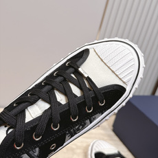 顶版 低帮 火爆情侣款 Dior 迪奥 26新款七夕限定系列 休闲鞋帆布鞋 本季单品来自七夕情人节系列,这款Hooper 顶版 低帮 火爆情侣款 Dior 迪奥 26新款七夕限定系列 休闲鞋帆布鞋 本季单品来自七夕情人节系列,这款Hooper