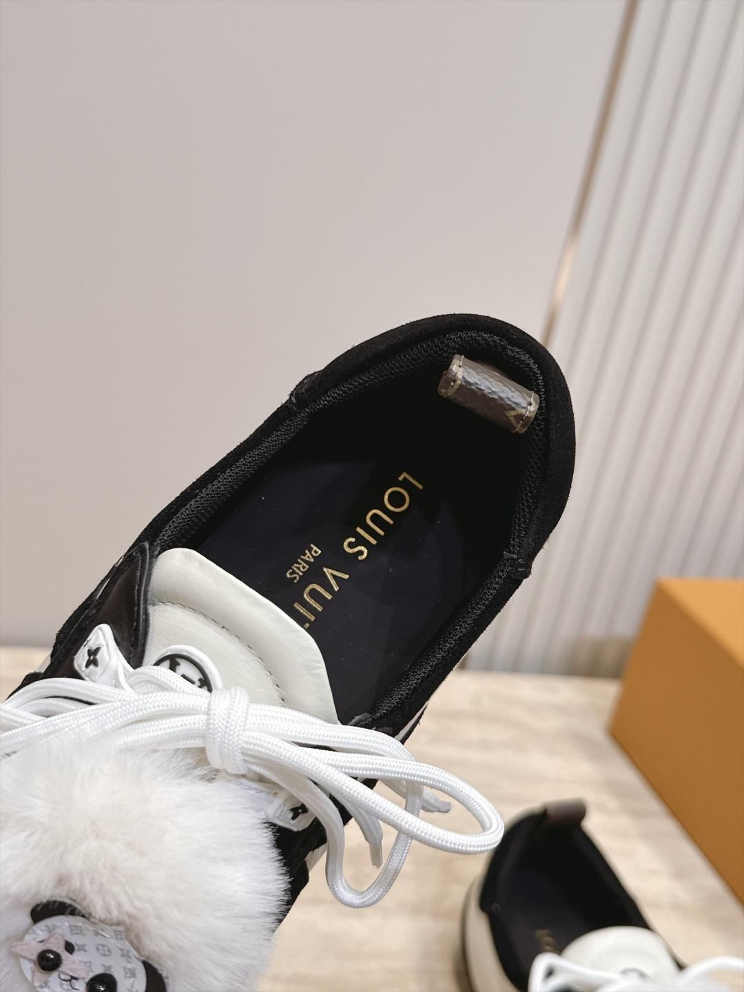顶级版本: LV路易威登 L家 驴牌 最新Sneakerina系列 黑白 熊猫配色 玛丽珍 芭蕾运动鞋 德训鞋 休闲 顶级版本: LV路易威登 L家 驴牌 最新Sneakerina系列 黑白 熊猫配色 玛丽珍 芭蕾运动鞋 德训鞋 休闲