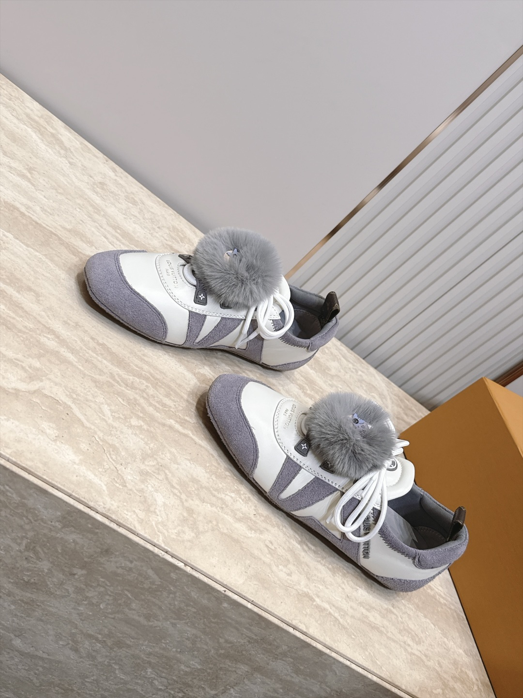 顶级版本： LV路易威登 L家 驴牌 最新Sneakerina系列 黑白 熊猫配色  玛丽珍 芭蕾运动鞋 德训鞋 休闲 