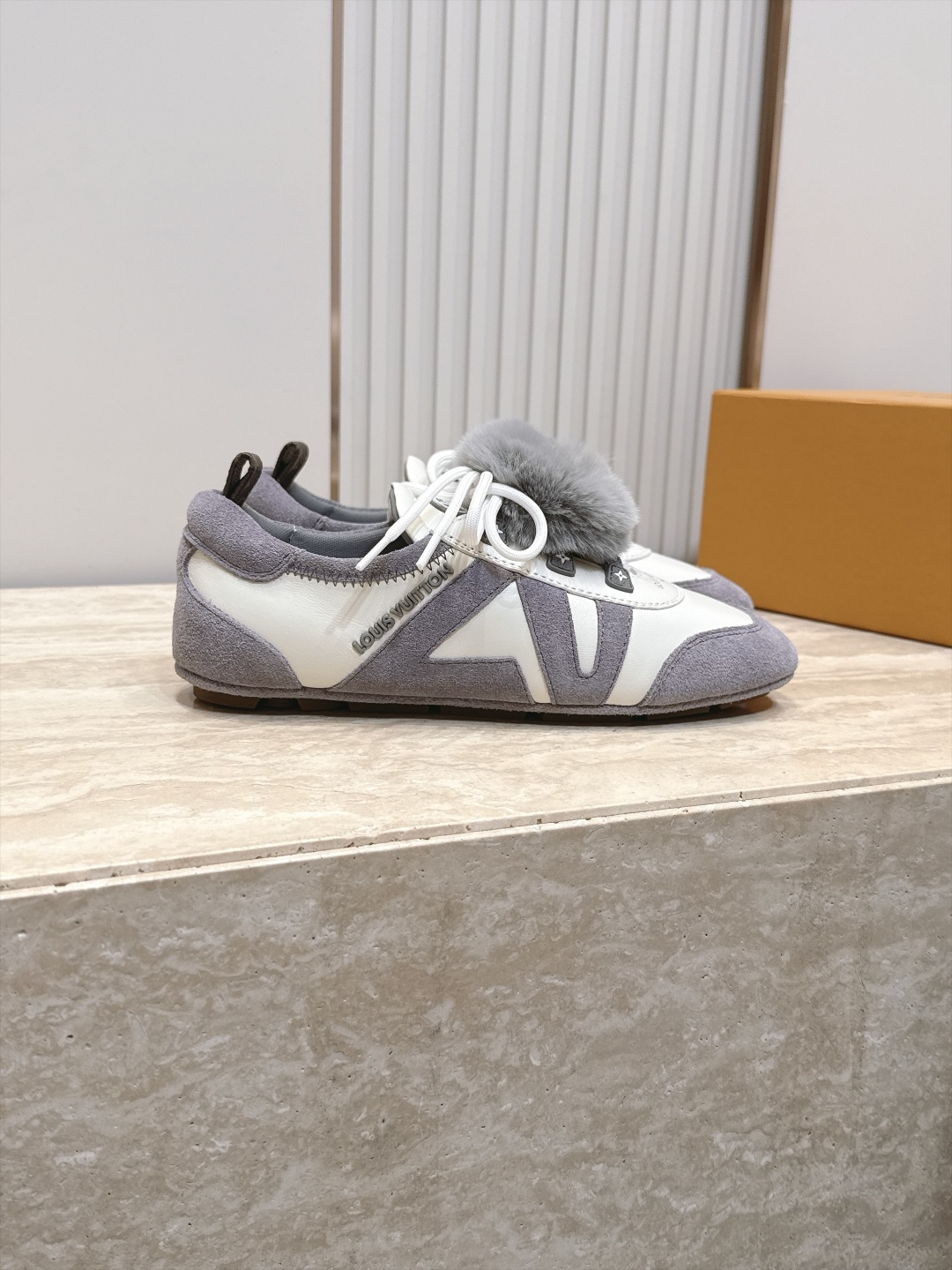 顶级版本： LV路易威登 L家 驴牌 最新Sneakerina系列 黑白 熊猫配色  玛丽珍 芭蕾运动鞋 德训鞋 休闲 