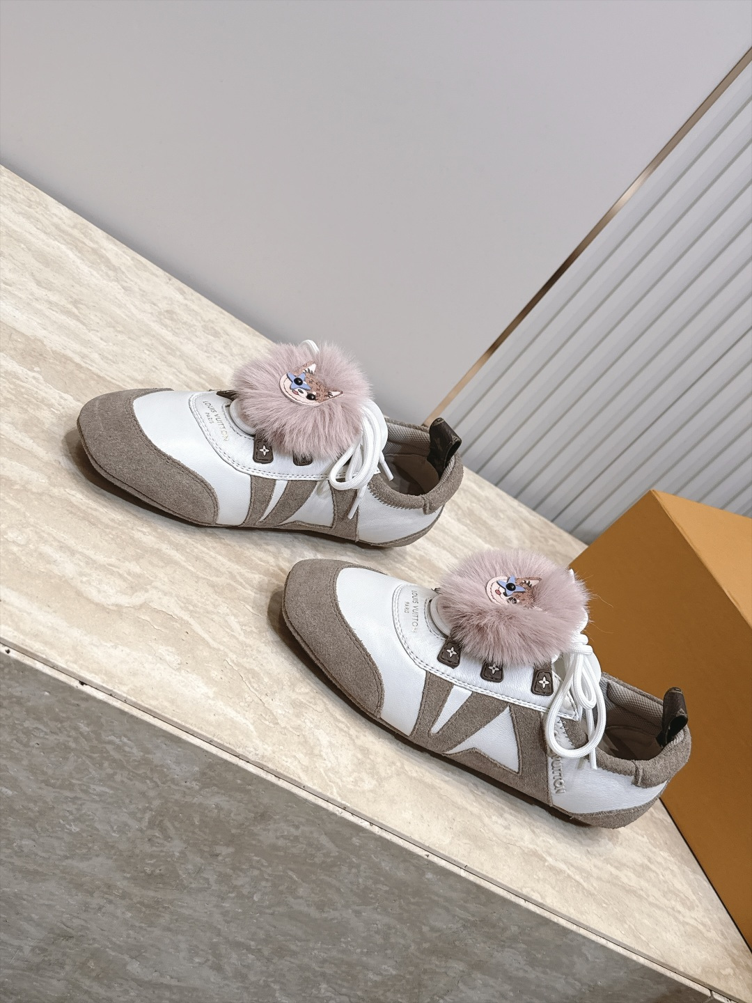 顶级版本： LV路易威登 L家 驴牌 最新Sneakerina系列 黑白 熊猫配色  玛丽珍 芭蕾运动鞋 德训鞋 休闲 