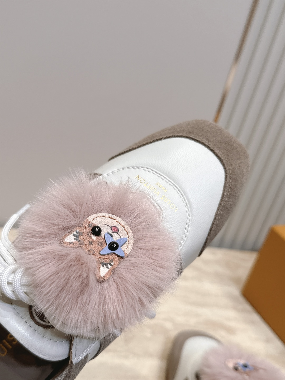 顶级版本： LV路易威登 L家 驴牌 最新Sneakerina系列 黑白 熊猫配色  玛丽珍 芭蕾运动鞋 德训鞋 休闲 