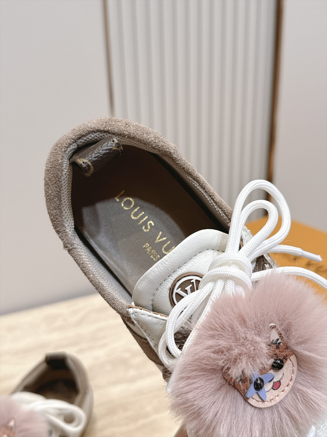 顶级版本： LV路易威登 L家 驴牌 最新Sneakerina系列 黑白 熊猫配色  玛丽珍 芭蕾运动鞋 德训鞋 休闲 