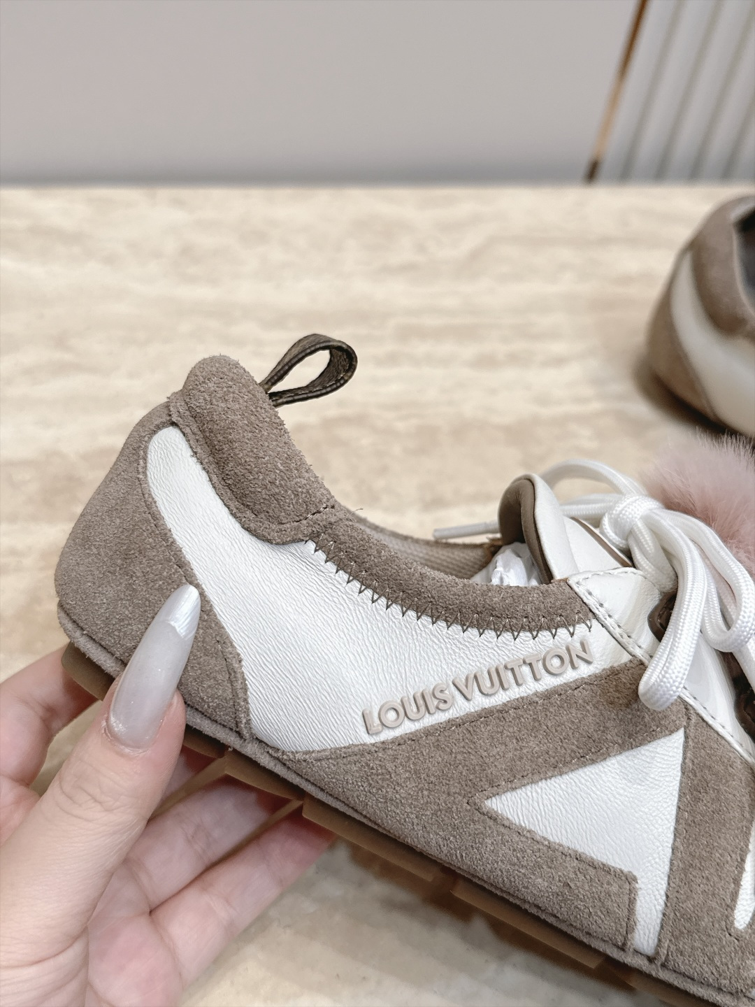 顶级版本： LV路易威登 L家 驴牌 最新Sneakerina系列 黑白 熊猫配色  玛丽珍 芭蕾运动鞋 德训鞋 休闲 