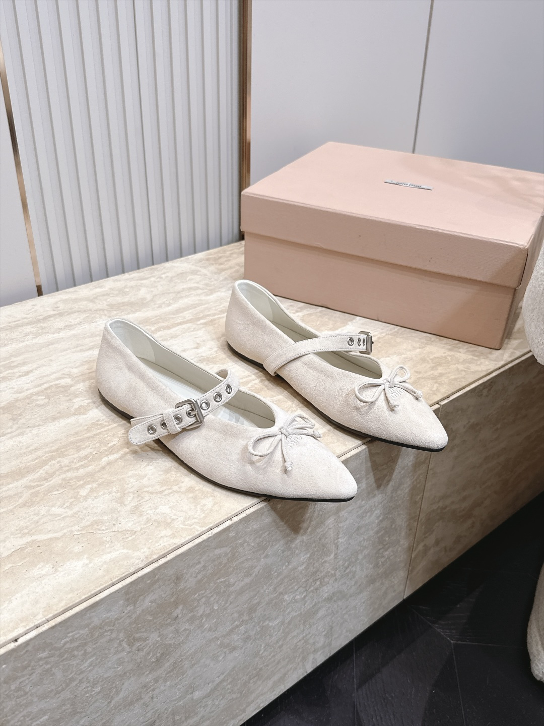 MiuMiu/缪缪 2026ss秋冬新款尖头玛丽珍平底鞋单鞋 非常低调的一款单鞋 乖巧减龄 上脚显腿又高级 舒适度也做到