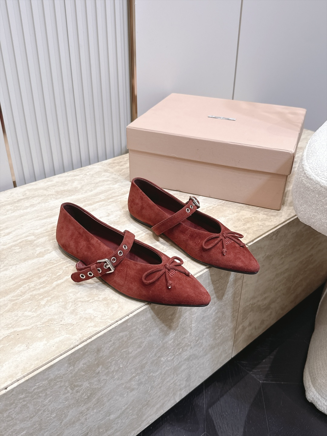 MiuMiu/缪缪 2026ss秋冬新款尖头玛丽珍平底鞋单鞋 非常低调的一款单鞋 乖巧减龄 上脚显腿又高级 舒适度也做到