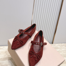 MiuMiu/缪缪 2026ss秋冬新款尖头玛丽珍平底鞋单鞋 非常低调的一款单鞋 乖巧减龄 上脚显腿又高级 舒适度也做到 MiuMiu/缪缪 2026ss秋冬新款尖头玛丽珍平底鞋单鞋 非常低调的一款单鞋 乖巧减龄 上脚显腿又高级 舒适度也做到