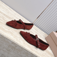 MiuMiu/缪缪 2026ss秋冬新款尖头玛丽珍平底鞋单鞋 非常低调的一款单鞋 乖巧减龄 上脚显腿又高级 舒适度也做到 MiuMiu/缪缪 2026ss秋冬新款尖头玛丽珍平底鞋单鞋 非常低调的一款单鞋 乖巧减龄 上脚显腿又高级 舒适度也做到