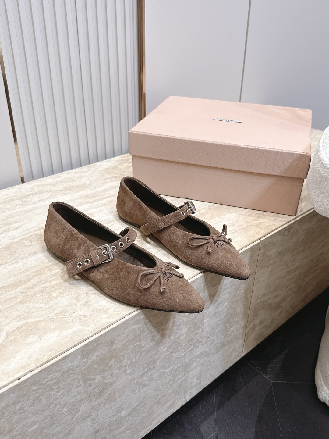 MiuMiu/缪缪 2026ss秋冬新款尖头玛丽珍平底鞋单鞋 非常低调的一款单鞋 乖巧减龄 上脚显腿又高级 舒适度也做到