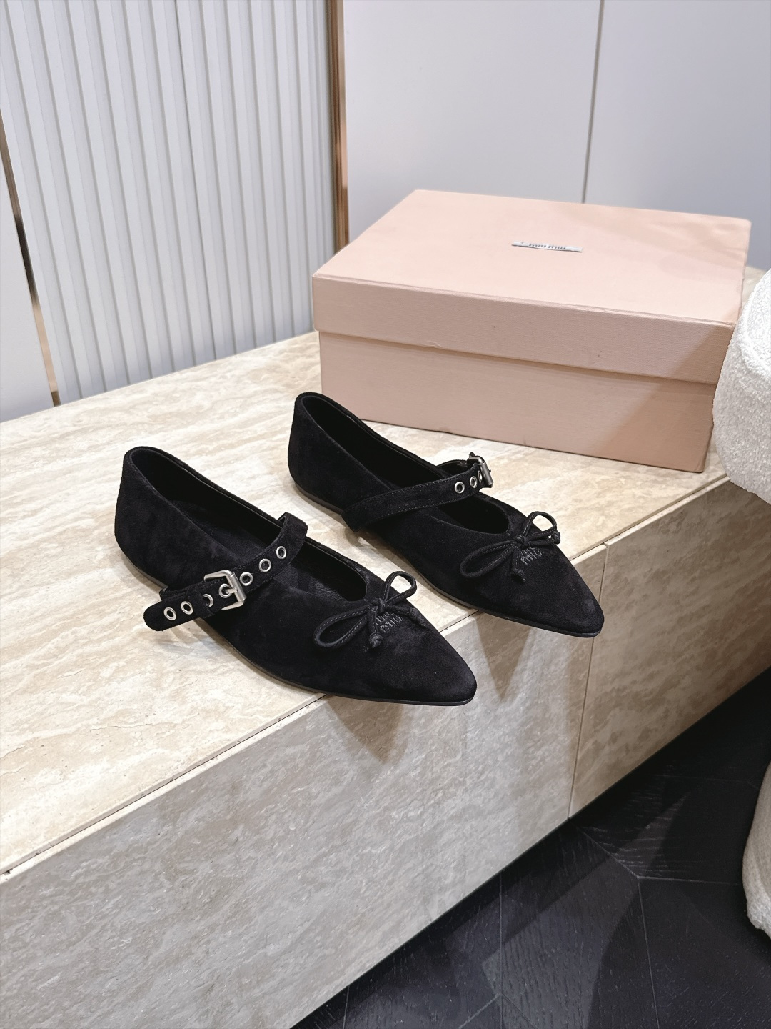 MiuMiu/缪缪 2026ss秋冬新款尖头玛丽珍平底鞋单鞋 非常低调的一款单鞋 乖巧减龄 上脚显腿又高级 舒适度也做到