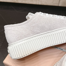 Miumiu 2026新款 厚底饼干鞋 满帮单鞋 最新走秀款,经典升级 舒适度与时髦度并存 每个颜色搭配都好看,设计搭配 Miumiu 2026新款 厚底饼干鞋 满帮单鞋 最新走秀款,经典升级 舒适度与时髦度并存 每个颜色搭配都好看,设计搭配