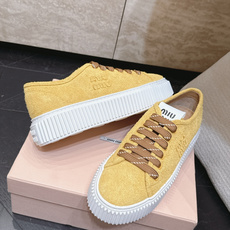 Miumiu 2026新款 厚底饼干鞋 满帮单鞋 最新走秀款,经典升级 舒适度与时髦度并存 每个颜色搭配都好看,设计搭配 Miumiu 2026新款 厚底饼干鞋 满帮单鞋 最新走秀款,经典升级 舒适度与时髦度并存 每个颜色搭配都好看,设计搭配