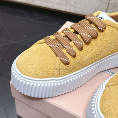Miumiu 2026新款 厚底饼干鞋 满帮单鞋 最新走秀款,经典升级 舒适度与时髦度并存 每个颜色搭配都好看,设计搭配 Miumiu 2026新款 厚底饼干鞋 满帮单鞋 最新走秀款,经典升级 舒适度与时髦度并存 每个颜色搭配都好看,设计搭配