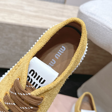 Miumiu 2026新款 厚底饼干鞋 满帮单鞋 最新走秀款,经典升级 舒适度与时髦度并存 每个颜色搭配都好看,设计搭配 Miumiu 2026新款 厚底饼干鞋 满帮单鞋 最新走秀款,经典升级 舒适度与时髦度并存 每个颜色搭配都好看,设计搭配