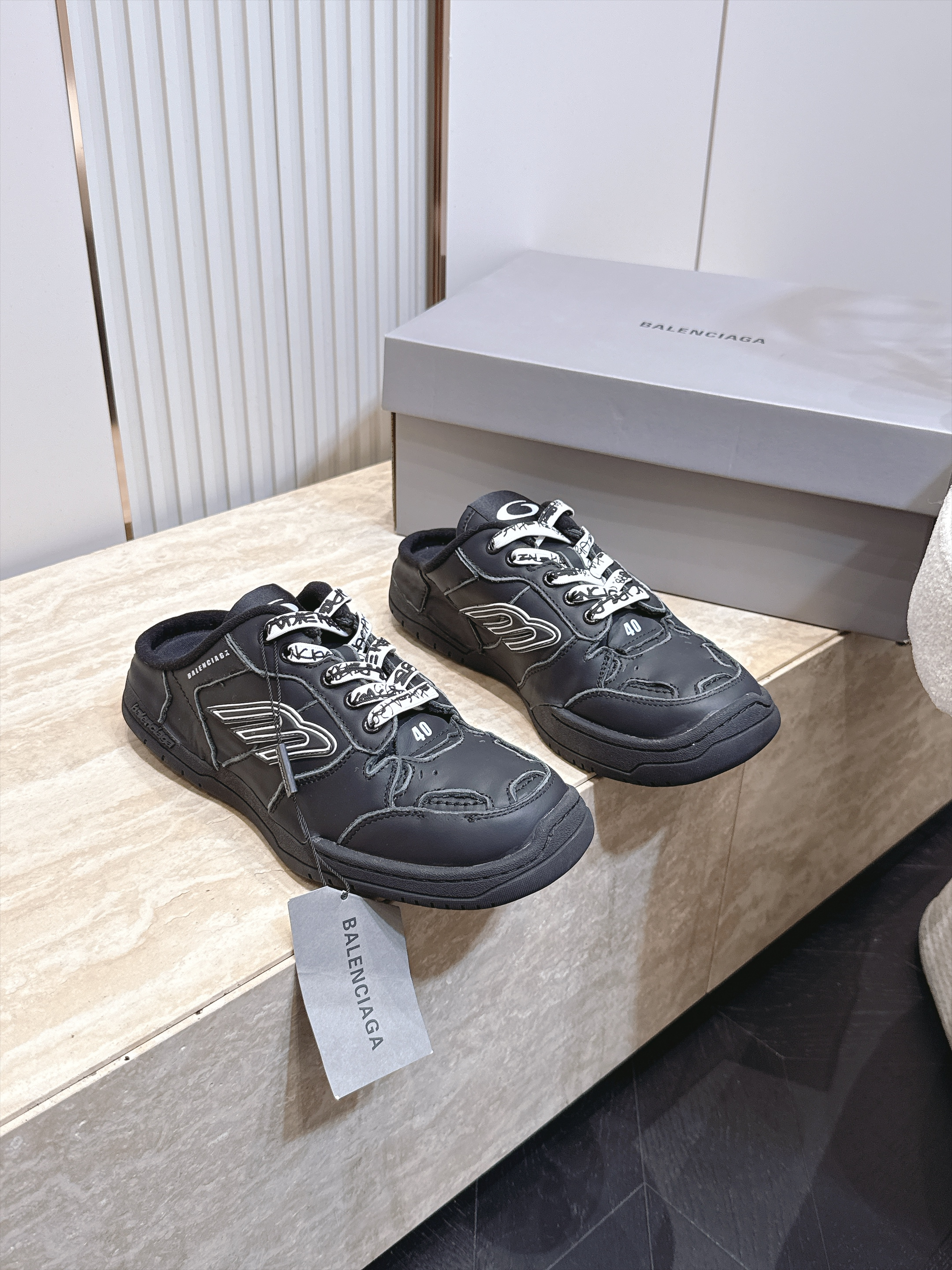 半拖款 顶版  BALENCIAGA 巴黎世家26 最新款 Monday Ultra 复古系带  情侣款 休闲鞋 半拖款