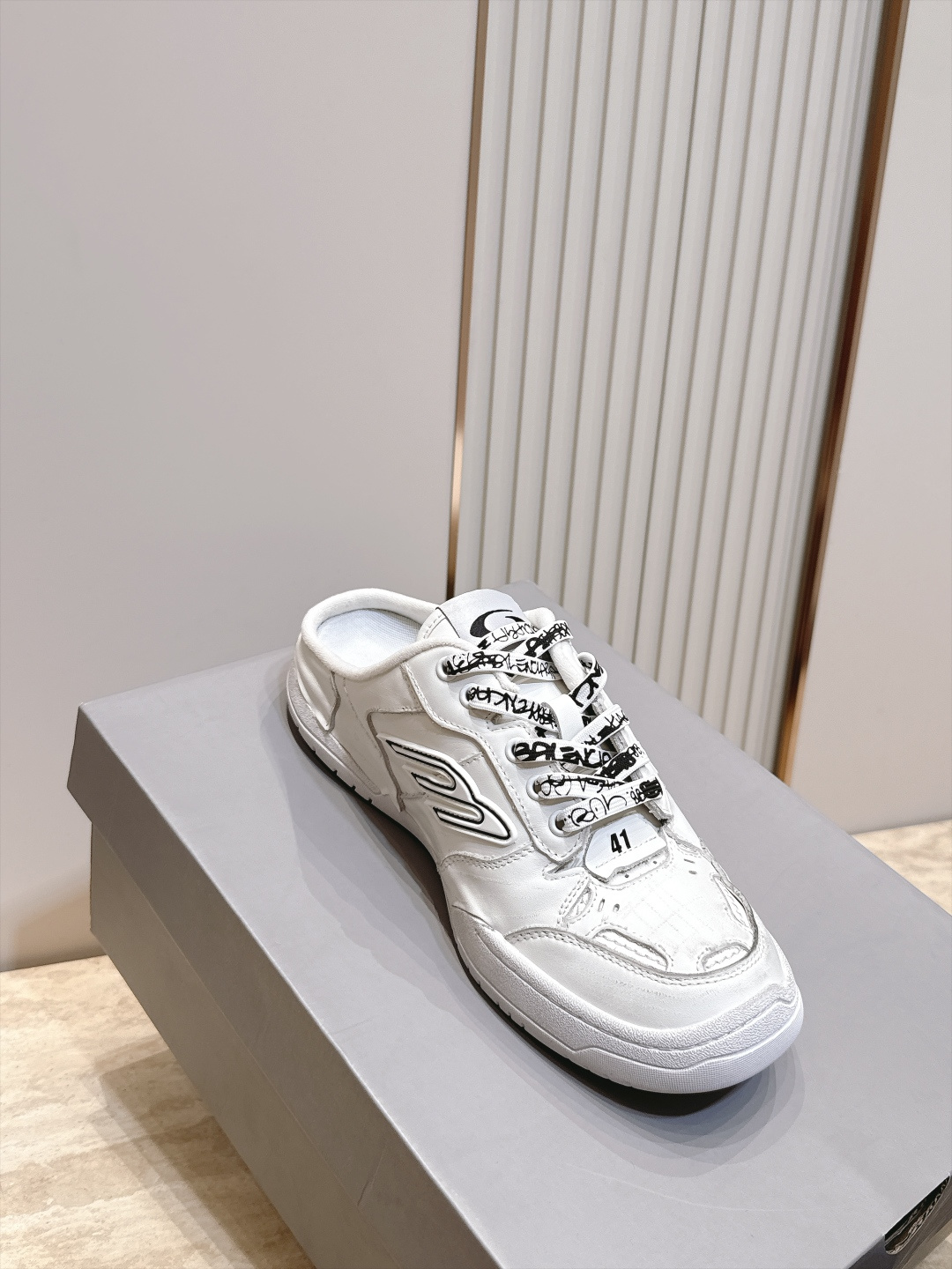 半拖款 顶版  BALENCIAGA 巴黎世家26 最新款 Monday Ultra 复古系带  情侣款 休闲鞋 半拖款