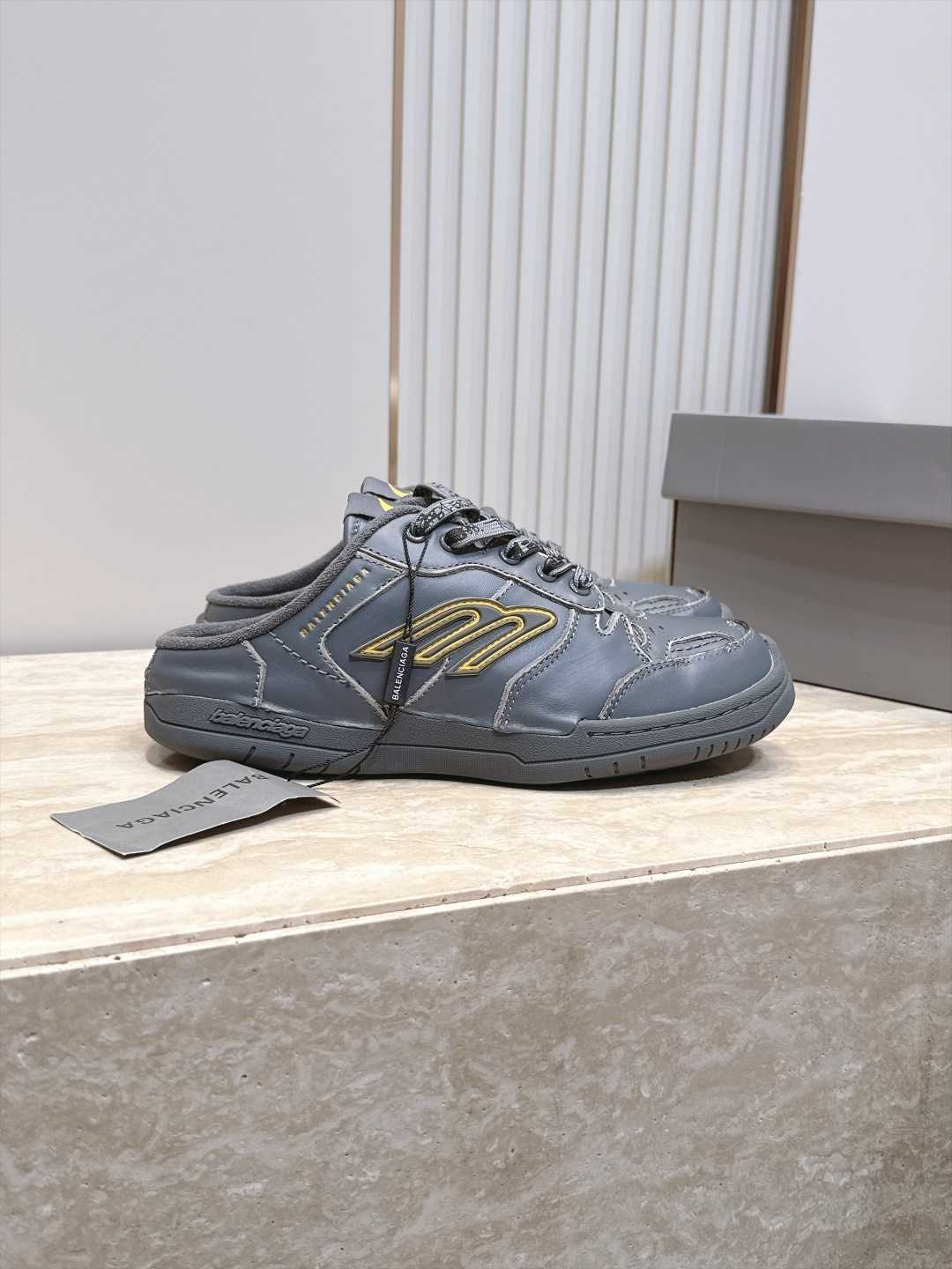 半拖款 顶版 BALENCIAGA 巴黎世家26 最新款 Monday Ultra 复古系带 情侣款 休闲鞋 半拖款 半拖款 顶版 BALENCIAGA 巴黎世家26 最新款 Monday Ultra 复古系带 情侣款 休闲鞋 半拖款