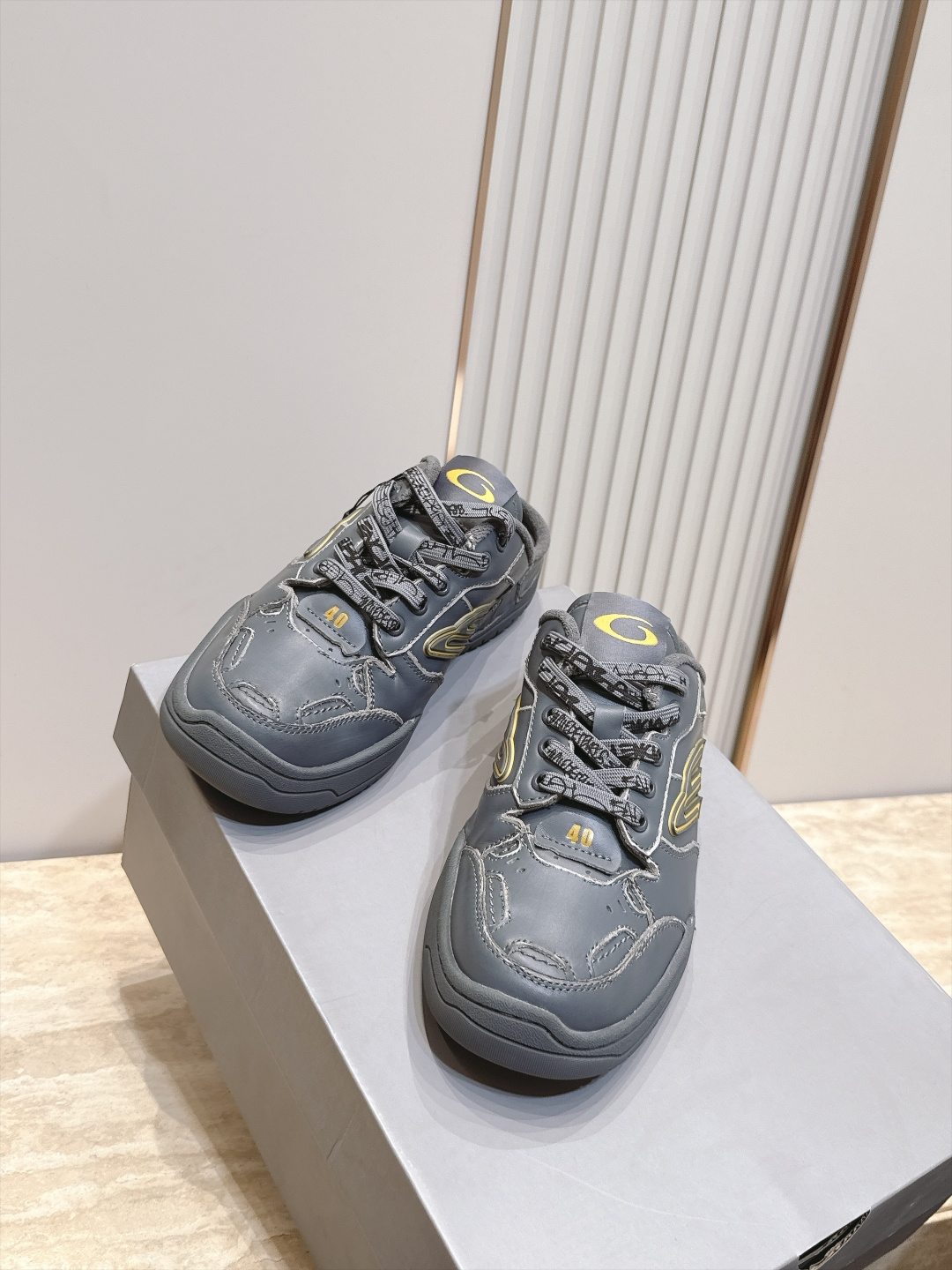 半拖款 顶版 BALENCIAGA 巴黎世家26 最新款 Monday Ultra 复古系带 情侣款 休闲鞋 半拖款 半拖款 顶版 BALENCIAGA 巴黎世家26 最新款 Monday Ultra 复古系带 情侣款 休闲鞋 半拖款