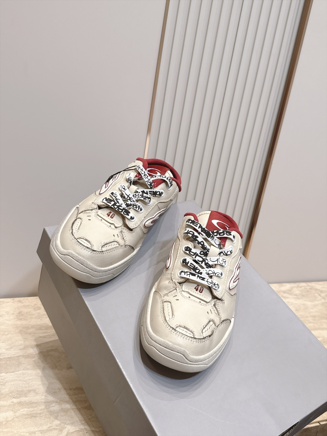 半拖款 顶版  BALENCIAGA 巴黎世家26 最新款 Monday Ultra 复古系带  情侣款 休闲鞋 半拖款