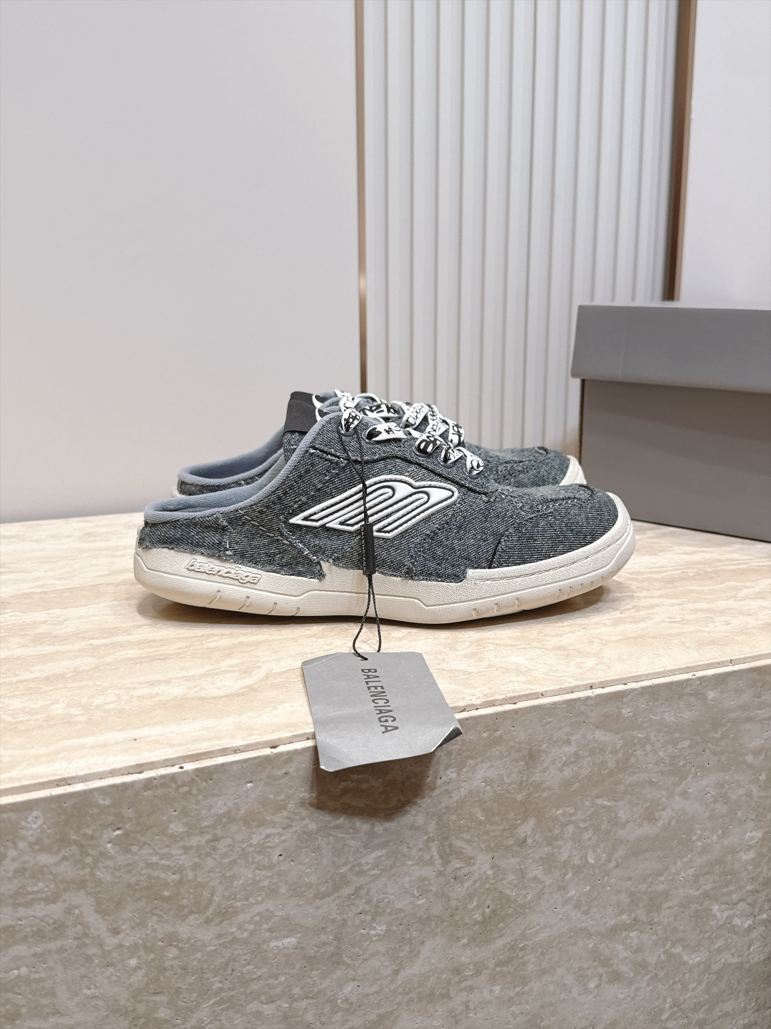 半拖款 顶版 BALENCIAGA 巴黎世家26 最新款 Monday Ultra 复古系带 情侣款 休闲鞋 半拖款 半拖款 顶版 BALENCIAGA 巴黎世家26 最新款 Monday Ultra 复古系带 情侣款 休闲鞋 半拖款