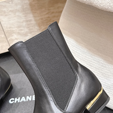 香奈儿 CHANEL 26秋冬新款靴系列 短靴马丁靴 骑士靴 经典百搭系列 秋冬季时尚 版型超正 每款靴型超显腿 香奈儿 CHANEL 26秋冬新款靴系列 短靴马丁靴 骑士靴 经典百搭系列 秋冬季时尚 版型超正 每款靴型超显腿