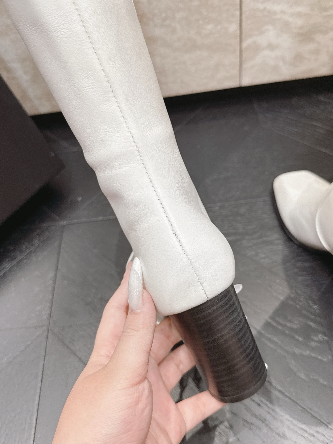 顶级版本 香奈儿 CHANEL 26秋冬新款靴系列 高跟高筒靴马丁靴 骑士靴 经典百搭系列 秋冬季时尚 版型超 顶级版本 香奈儿 CHANEL 26秋冬新款靴系列 高跟高筒靴马丁靴 骑士靴 经典百搭系列 秋冬季时尚 版型超