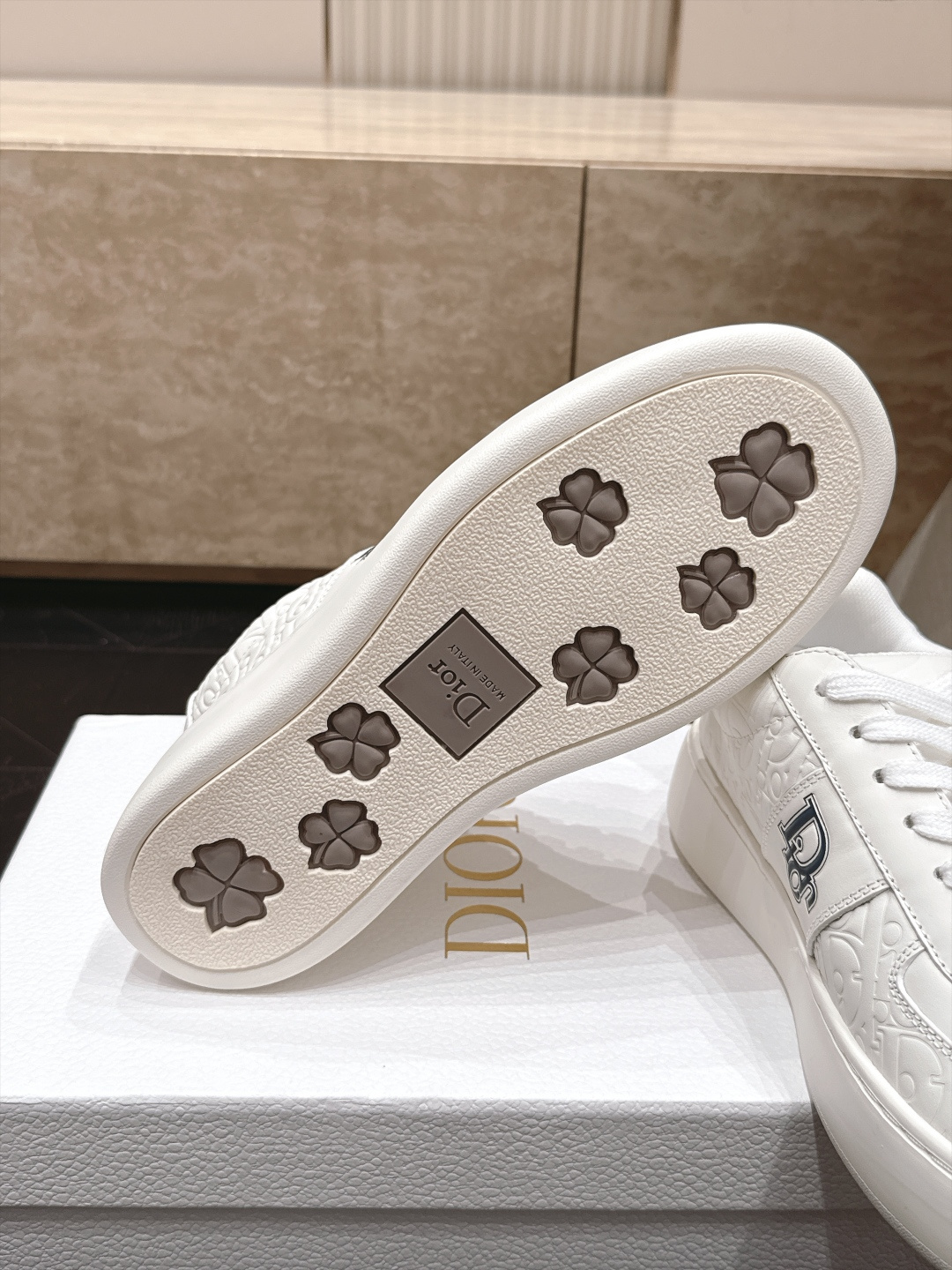 顶版 压花款 Dior迪奥2026 早秋系列 新款厚底休闲鞋 经典升级 高级优雅温柔随心所欲 ~ 上脚超级无敌好看舒 顶版 压花款 Dior迪奥2026 早秋系列 新款厚底休闲鞋 经典升级 高级优雅温柔随心所欲 ~ 上脚超级无敌好看舒