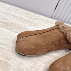 Maison Margiela mm6 秋季新款复古穆勒羊毛拖鞋‼️ 自带松弛极简氛围感的复古乐福穆勒拖,分趾头型搭配无 Maison Margiela mm6 秋季新款复古穆勒羊毛拖鞋‼️ 自带松弛极简氛围感的复古乐福穆勒拖,分趾头型搭配无